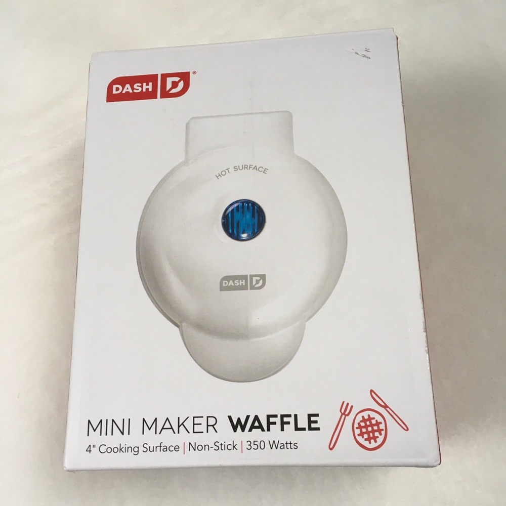 Dash 4” Mini Maker Waffle White Non Stick 350 Watts New